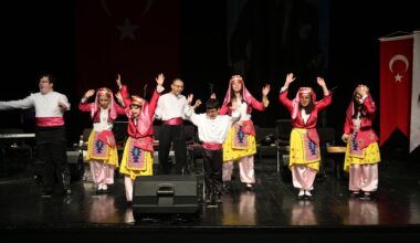 Bizim Ev katılımcılarından renkli gösteri
