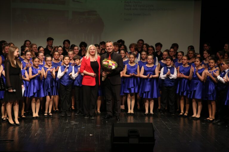 Çocuk ve Gençlik Koroları performanslarıyla alkış aldı