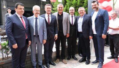 BURSA CHP’DE BAYRAM COŞKUSU