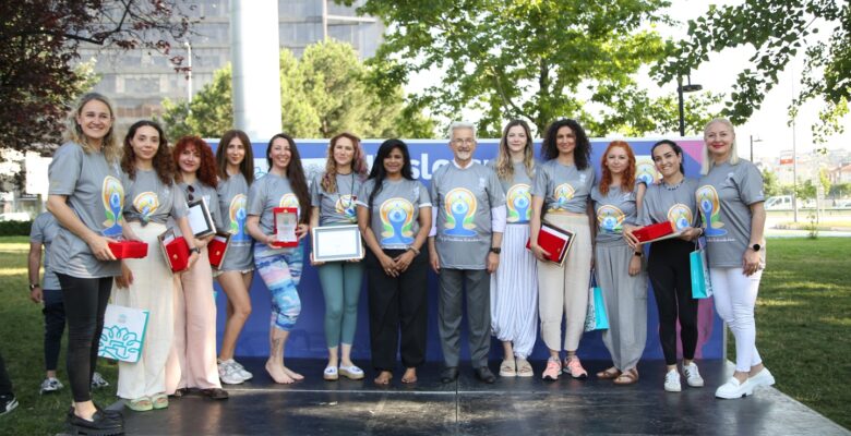 Yoga tutkunları Nilüfer’de buluştu