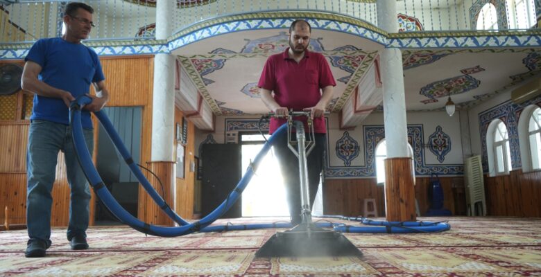 Gemlik Belediyesi’nden ibadethanelerde bayram hazırlığı
