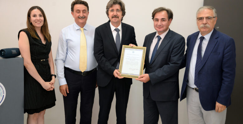 Deney Hayvanları Yetiştirme ve Araştırma Birimi’nde bayrak değişimi