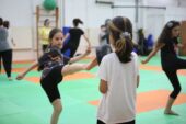 Çocuklara sporla iç içe tatil