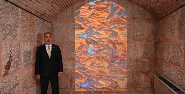 Doğayı teknolojiyle harmanlayan sergi