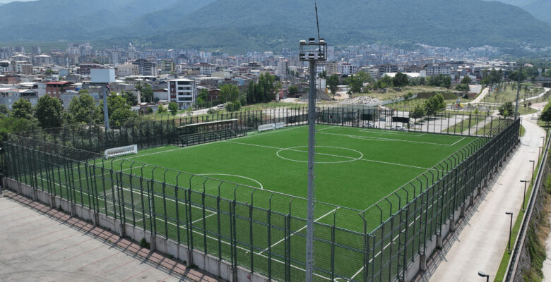 Akçalar’a futbol sahası