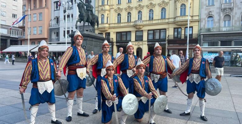 Kılıç kalkan Zagreb’te gönülleri fethetti