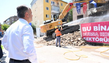 1050 Konutlar ’da Dönüşüm, Yıkımla Başladı