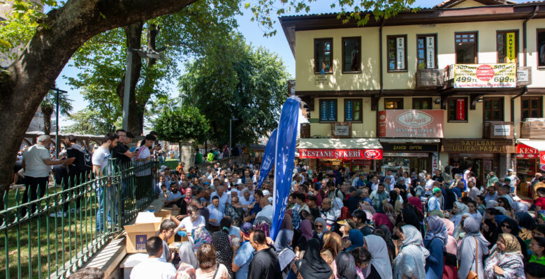 Aşure kazanları birlik için kaynadı