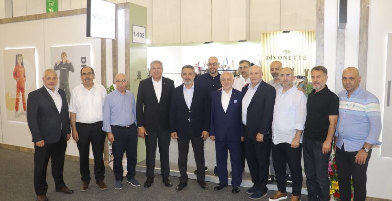 BEKSİAD, JUNİOSHOW’DA ÜYELERİNİN YANINDA