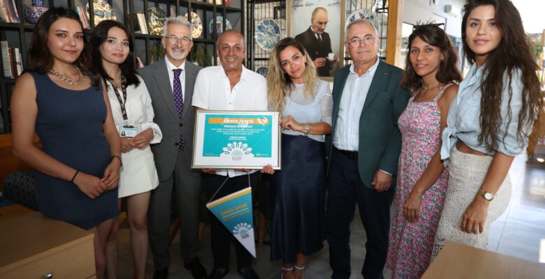 Örnek işletme belgesini başkanlar verdi