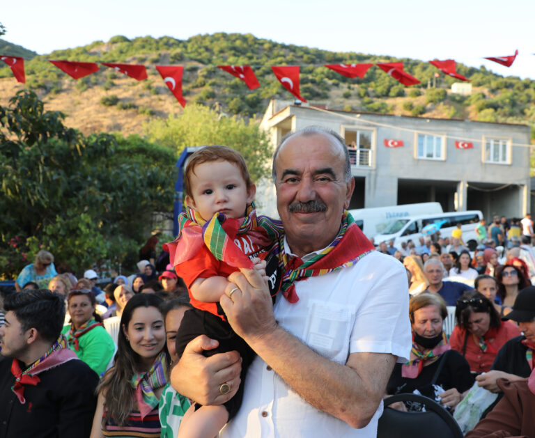 MİRZAOBA YÖRÜK TÜRKMEN ŞENLİĞİ İLE RENKLENDİ