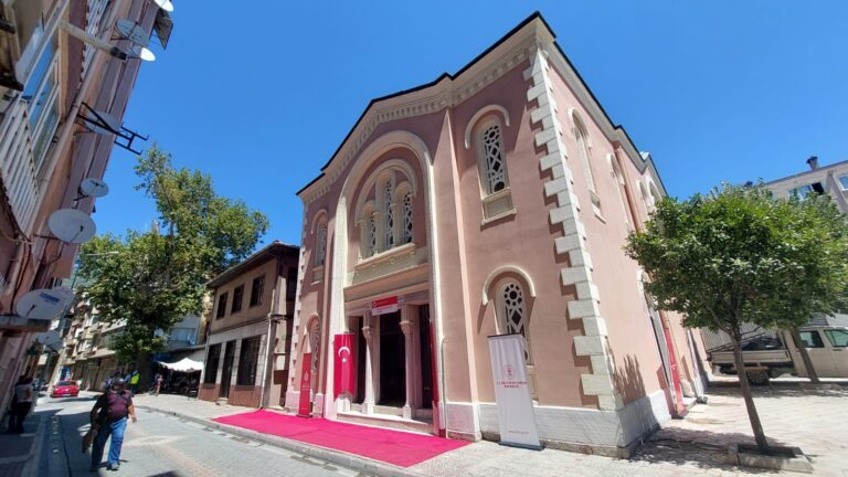 Restore Edilen Balıkpazarı Camii Hizmete Açıldı