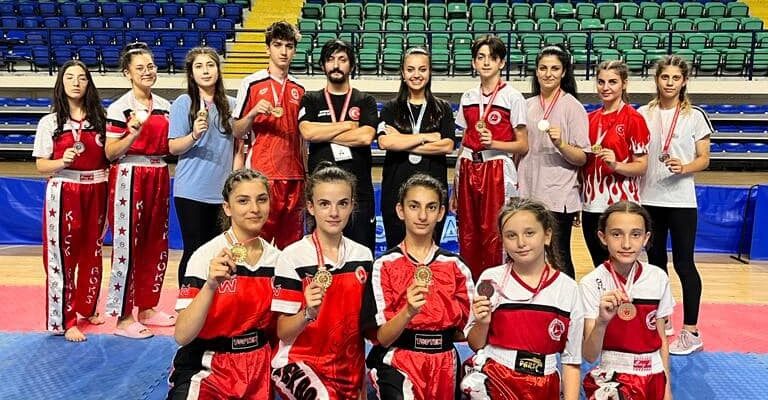 Nilüfer Spor Kulübü, Kickboks’da Kütahya’dan Altınla Döndü!