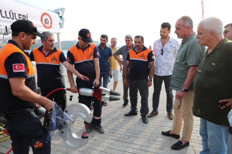 Gemlik Belediyesi’nden Mahalle Afet Gönüllülerine dev destek