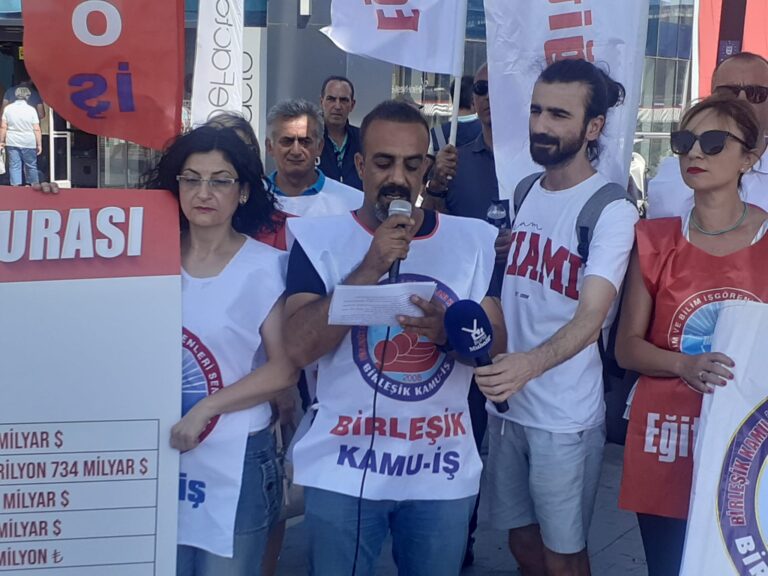 MEMUR-SEN’İ MASADAN KALKARAK SOKAĞA ÇIKMAYA ÇAĞIRIYORUZ