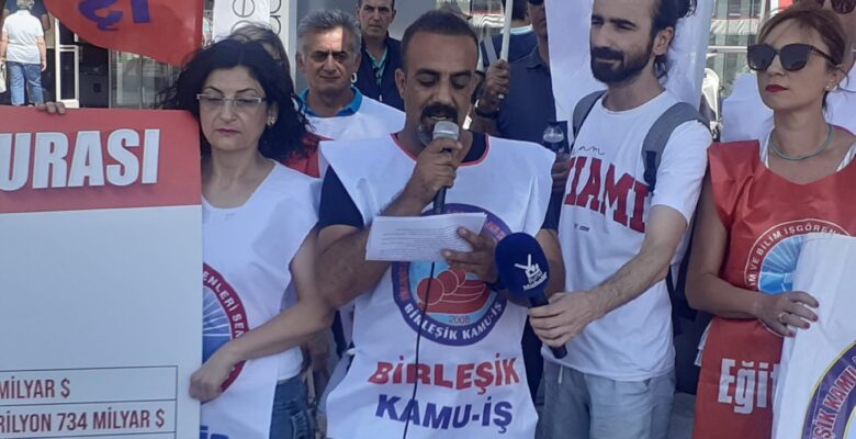 MEMUR-SEN’İ MASADAN KALKARAK SOKAĞA ÇIKMAYA ÇAĞIRIYORUZ