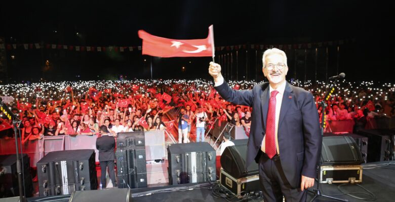 Büyük Zafer’in 101. yılına Nilüfer’de muhteşem kutlama