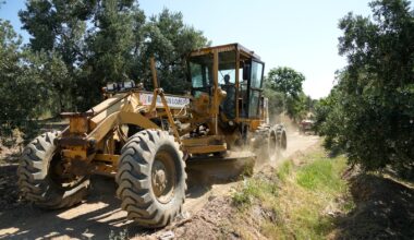 GEMLİKLİ ÇİFTÇİYE ARAZİ YOLU DESTEĞİ