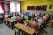 Gemlik’te kırtasiye setleri Uğur amcadan