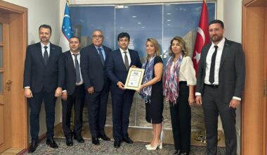 ÖZBEKİSTAN’DAN TEKSİDER’E “ONUR BELGESİ” ÖZBEKİSTAN’DAN TEKSİDER’E “ONUR BELGESİ”