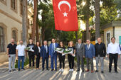 Dündar, Bursa Erkek Lisesi’nde öğrencilerle buluştu