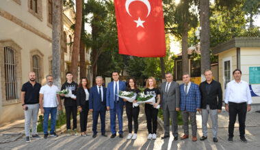 Dündar, Bursa Erkek Lisesi’nde öğrencilerle buluştu