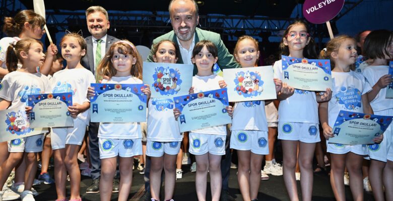 Yaz spor okullarına coşkulu veda