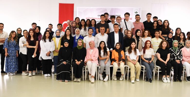 Başkan Dündar, üniversiteyi kazanan öğrencilerle buluştu