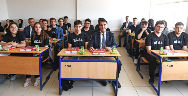 Başkan Dündar, 9 bin 662 öğrenci ile buluştu