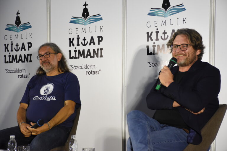 Müzik ve edebiyatı harmanlayan yazarlar: Tuna Kiremitçi ve Murat Meriç!