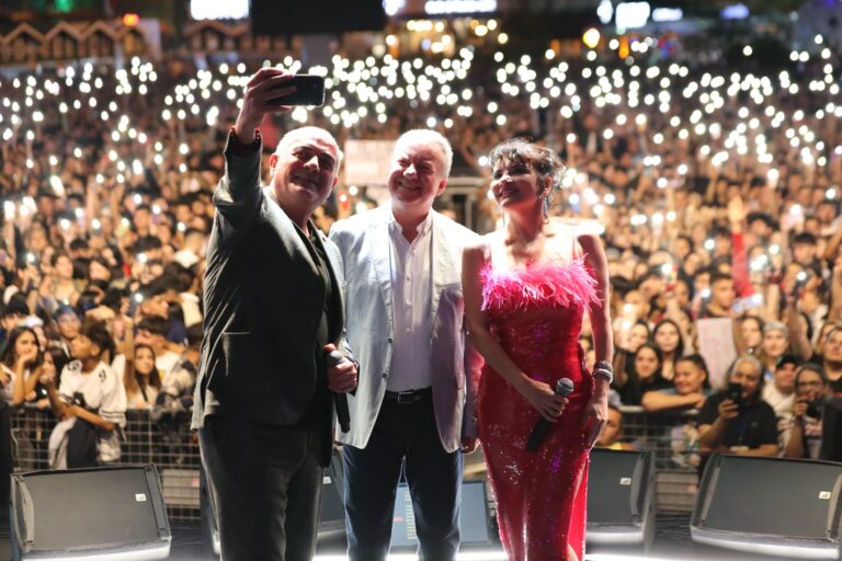 Gemlik Zeytini Festivalinde Göksel Rüzgarı