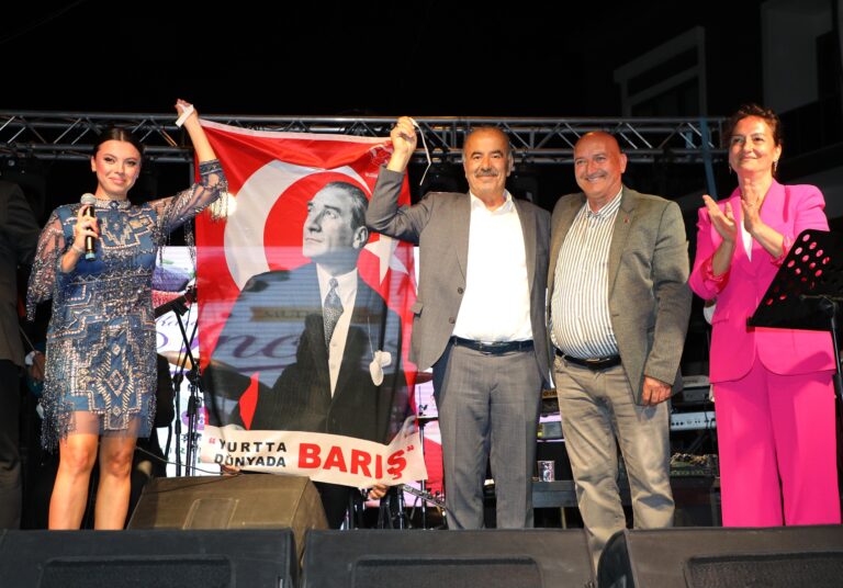 MÜRSEL KARA İNCİR ŞENLİĞİ İLE RENKLENDİ
