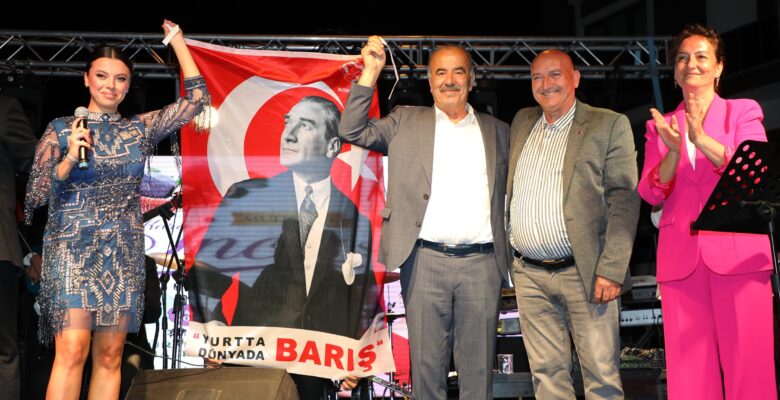 MÜRSEL KARA İNCİR ŞENLİĞİ İLE RENKLENDİ