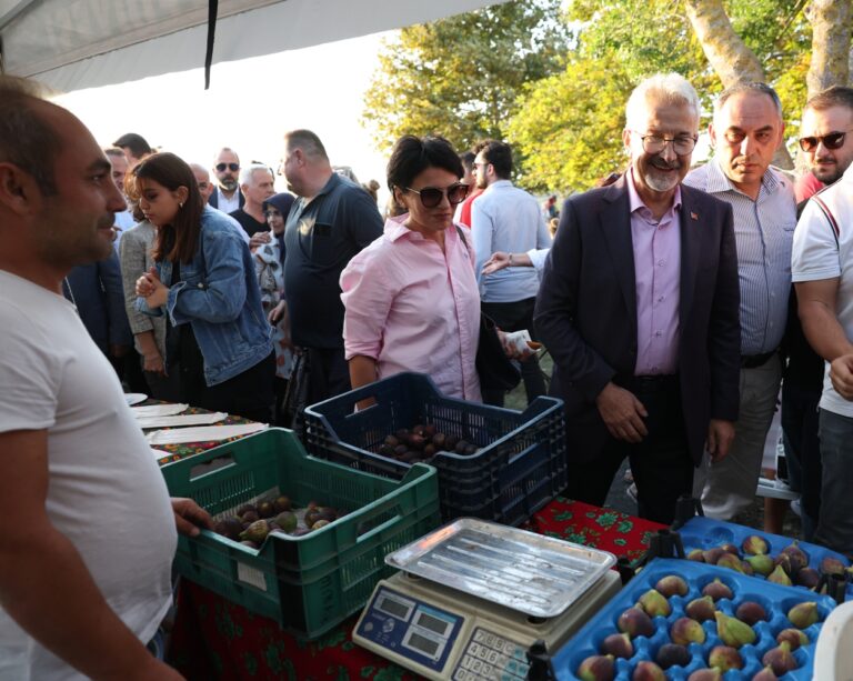 Akçalar-Fadıllı İncir Festivali üretici ile tüketiciyi buluşturdu