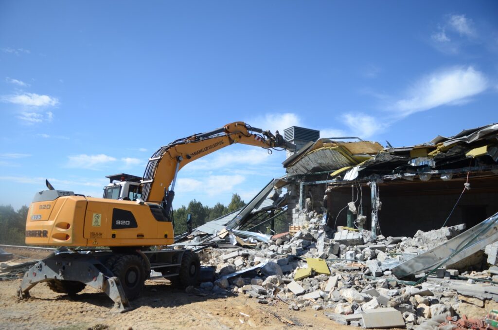 Ovanın ardından Uludağ da kaçak yapılardan temizleniyor