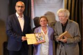 Yüksel Pazarkaya: Şiir derde derman olan merhemdir