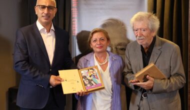 Yüksel Pazarkaya: Şiir derde derman olan merhemdir