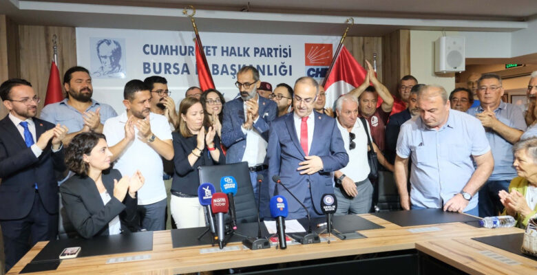 TURGUT ÖZKAN ADAYLIĞINI AÇIKLADI