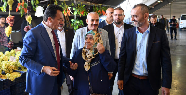 Dündar’dan pazarcı esnafına çorba ikramı