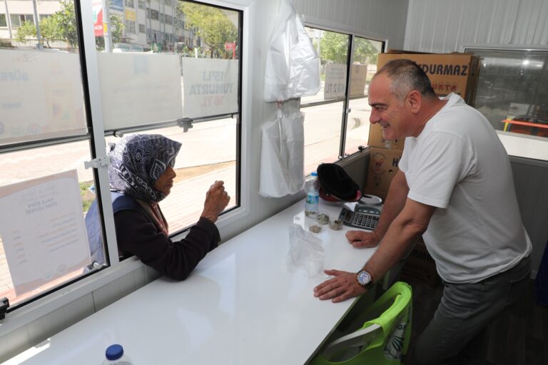 Gemlik’teki o büfeler 8 milyon adet ürünü vatandaşlara ucuz ve kaliteli bir şekilde ulaştırdı.