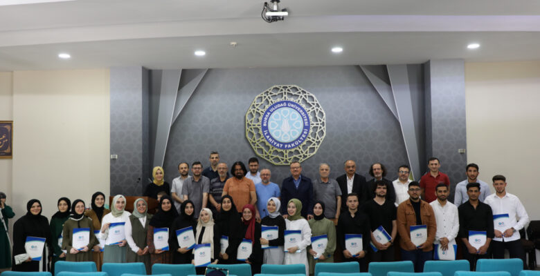 İlahiyat Fakültesi öğrencilerinin sunduğu projelerin tamamı onaylandı