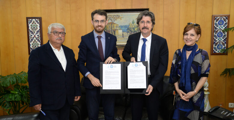 BUÜ’lü tıp öğrencilerine burs desteği devam ediyor