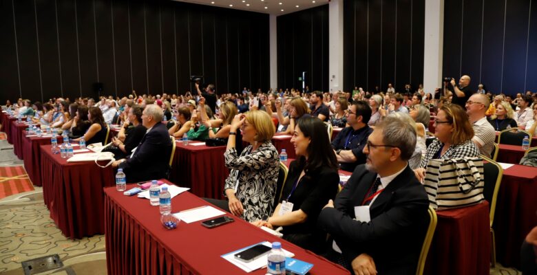 DÜNYANIN ÜNLÜ PSİKİYATRİSTLERİ ANTALYA’DA BULUŞTU…