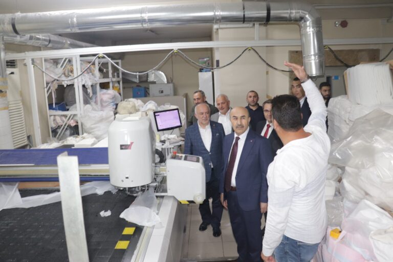VALİ DEMİRTAŞ VİŞNE ESNAFININ NABZINI TUTTU