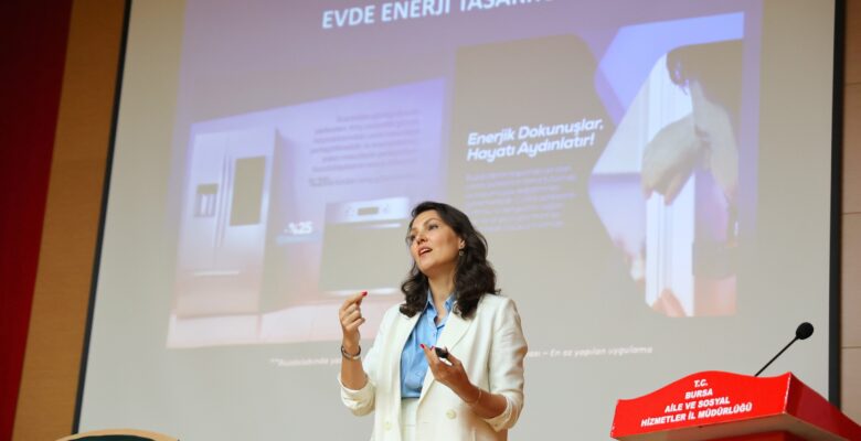 BURSALI KADINLARA ENERJİ TASARRUFU ANLATILDI