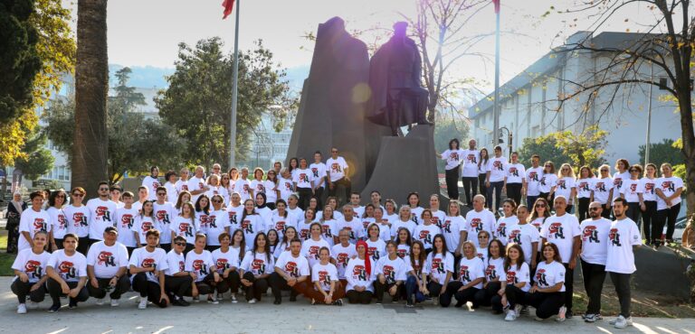 CUMHURİYETİN 100. YILINDA MUDANYA’DA 100 KİŞİ İLE ZEYBEK