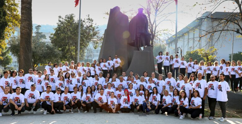 CUMHURİYETİN 100. YILINDA MUDANYA’DA 100 KİŞİ İLE ZEYBEK
