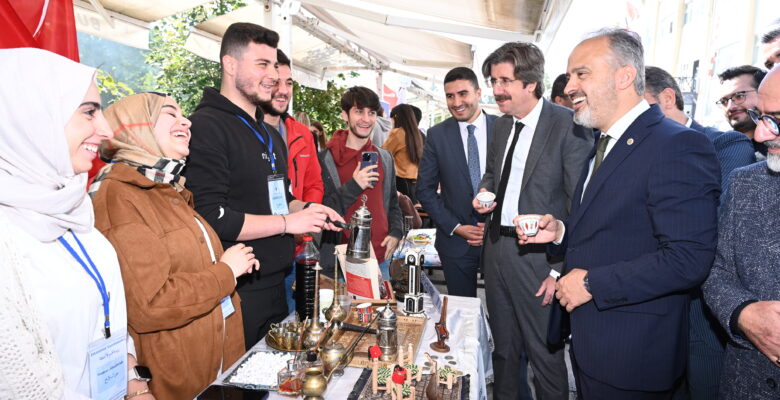 Üniversitelilere ‘Hoş geldin’ şöleni
