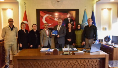 BUSKİ hem sahada hem masada iddialı