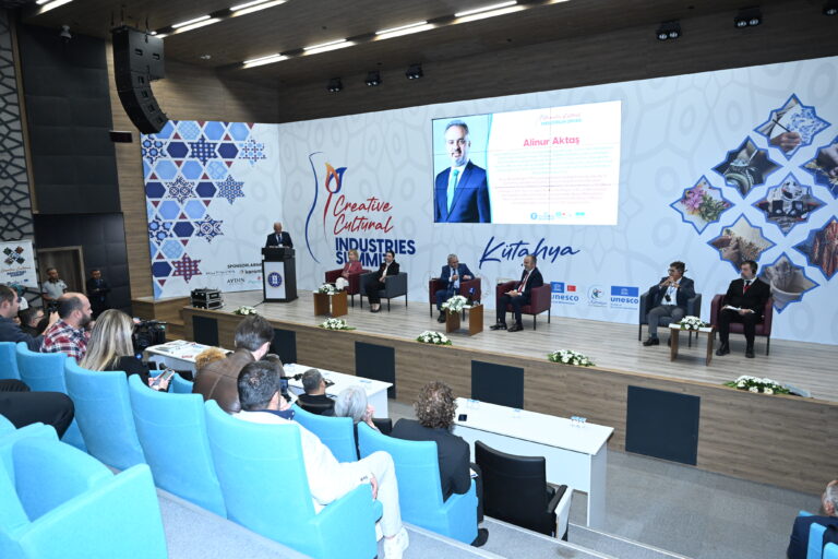 Yaratıcı Kültürel Endüstriler Zirvesi